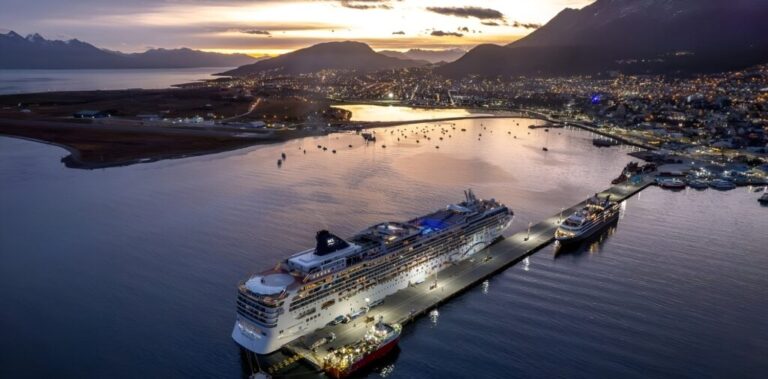Puerto y ciudad de Ushuaia, sede de la RAPAL 2026