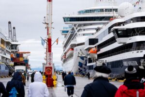 Cruceros en el puerto de Ushuaia durante la temporada 2025-2026